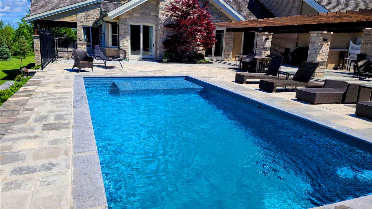 We create captivating poolscapes  